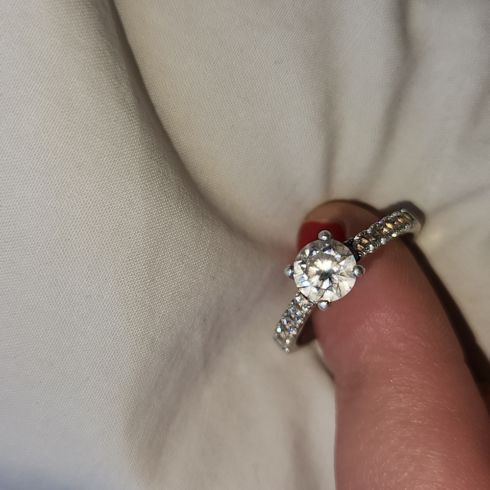 Ring - Picture 2 of 3